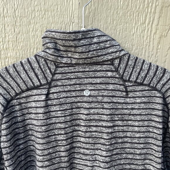 Lululemon Surge Warm Men's Large 1/2 Zip Jacket in Raven Stripe Black Heathered - Picture 5 of 8